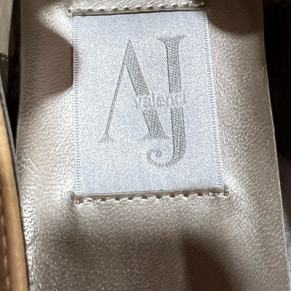 AJ Valenci Ostrich Leather Loafer size 10 NWOT